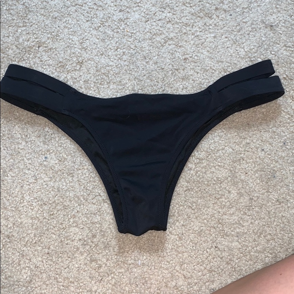 Cheeky bikini bottoms